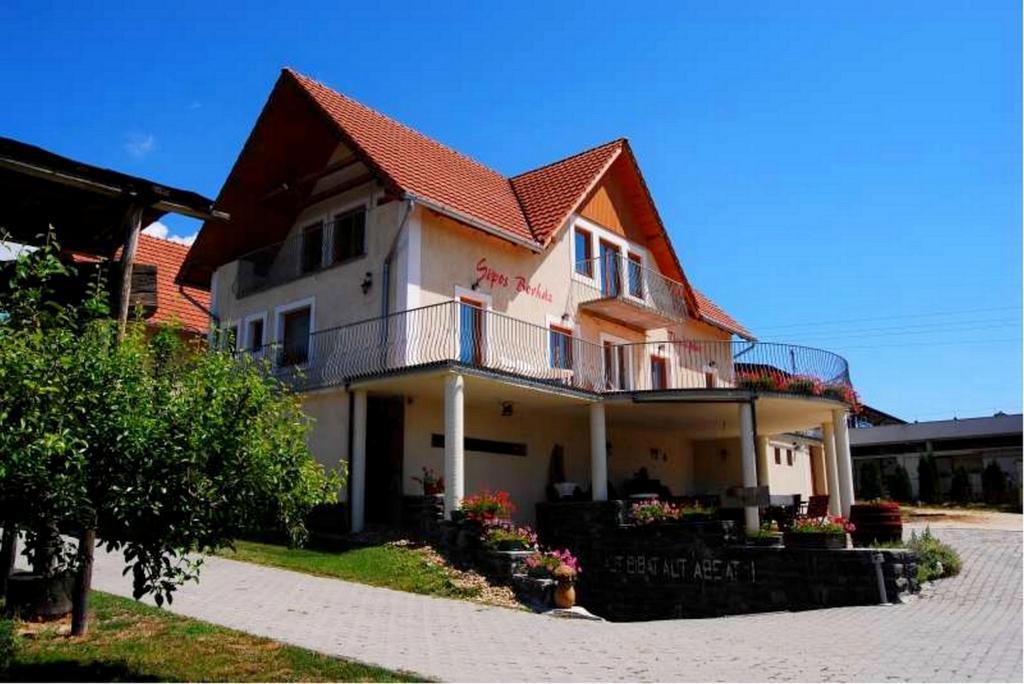 Sipos Borhaz Es Vendeghaz Otel Badacsonyörs Dış mekan fotoğraf