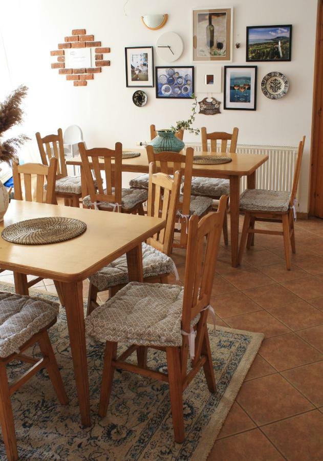 Sipos Borhaz Es Vendeghaz Otel Badacsonyörs Dış mekan fotoğraf